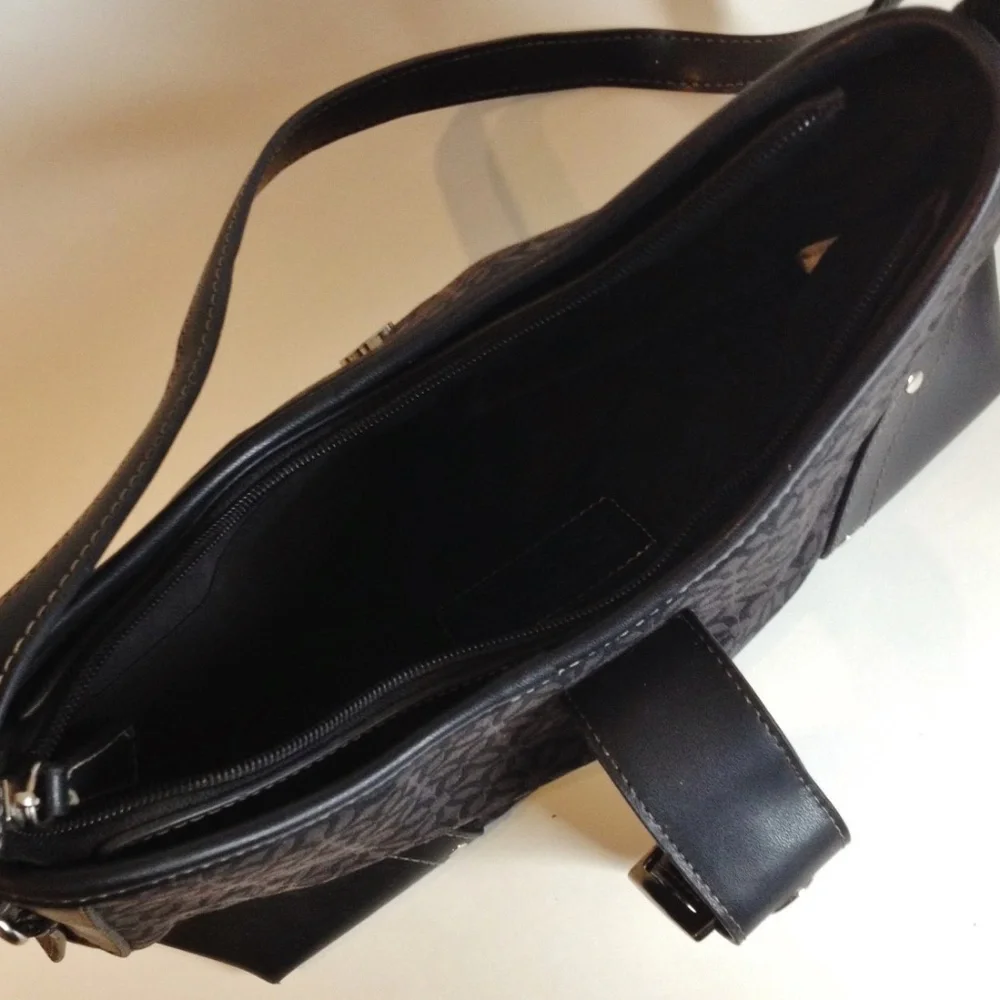 Relic shoulder bag